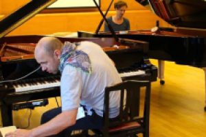 Henrik Schwarz programuje fortepian – ZOBACZ VIDEO
