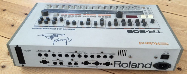 TR-909 Jeffa Millsa wystawiony na aukcji