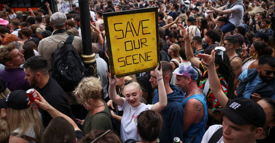 Wielka Brytania, protesty, Save our Scene