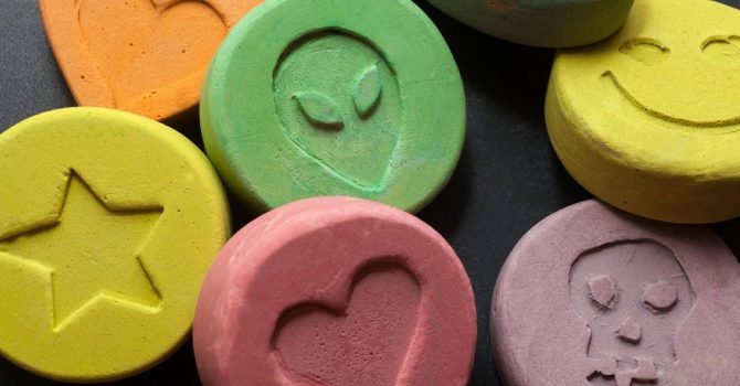 40 000 tabletek ecstasy. Tyle pigułek w ciągu dziewięciu lat wziął narkotykowy rekordzista