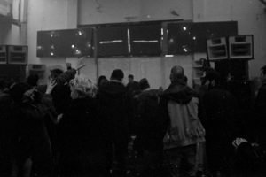Rave’y po czesku. Ukazała się foto-książka dokumentująca praską scenę rave w latach 2015-20
