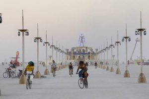 Burning Man 2022 – festiwal na polską kieszeń? Wiemy, ile trzeba wydać
