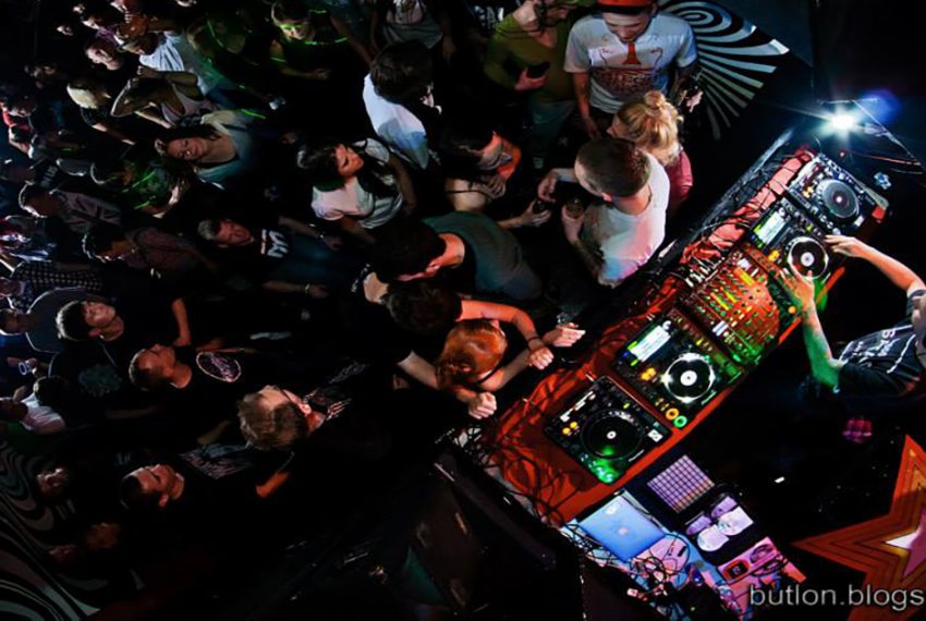 Muzyka elektroniczna jest najpopularniejsza na brytyjskich festiwalach muzycznych