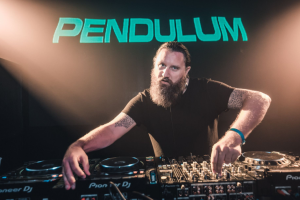 Selekcja – Paul „El Hornet” Harding (Pendulum)